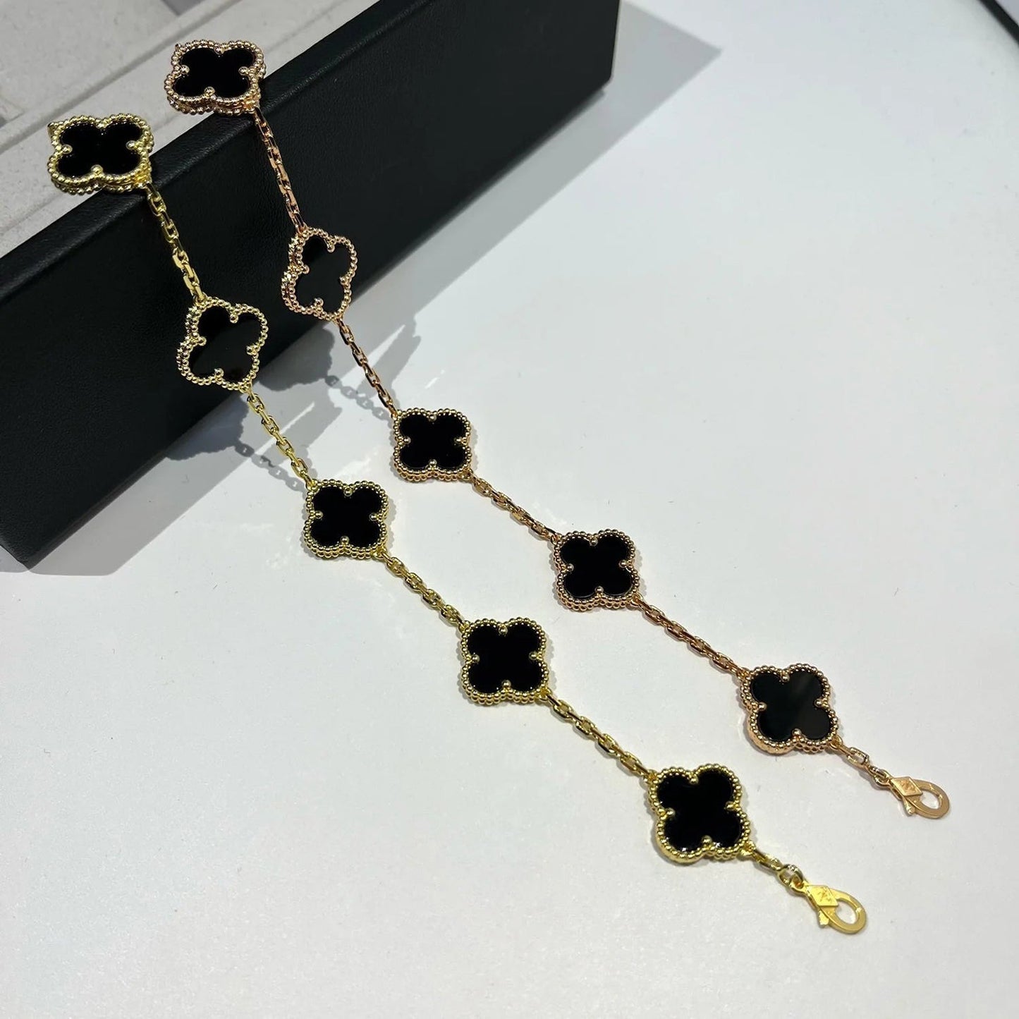 [Vintora] CLOVER 5 MOTIF ONYXS BRACELET COLLECTION
