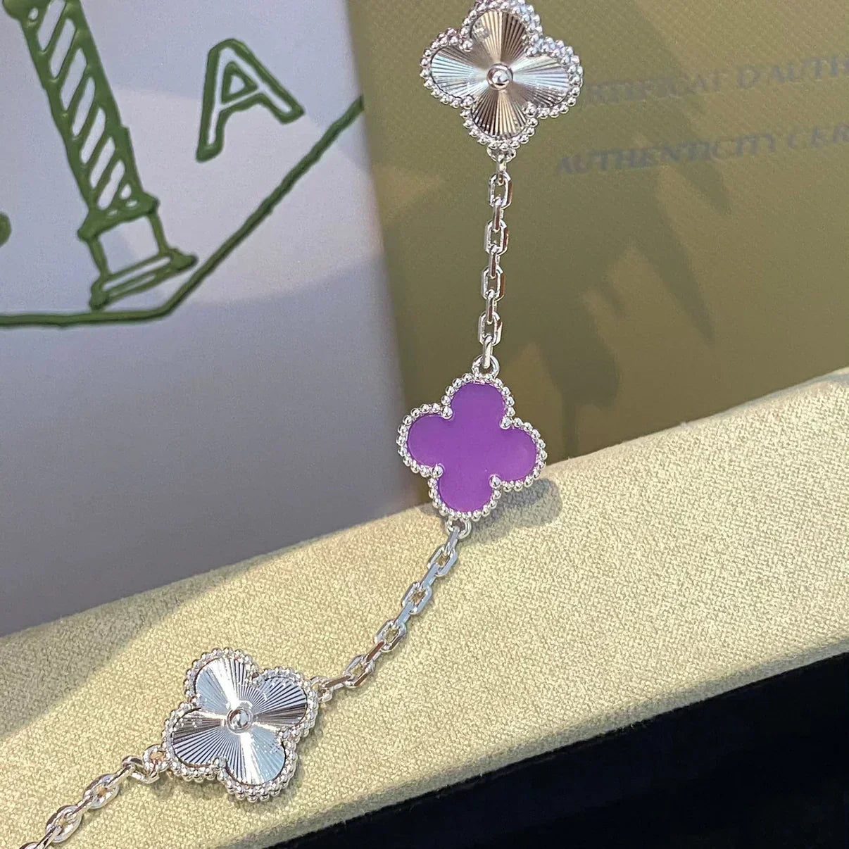 [Vintora] CLOVER 5 MOTIF VIOLET BRACELET COLLECTION