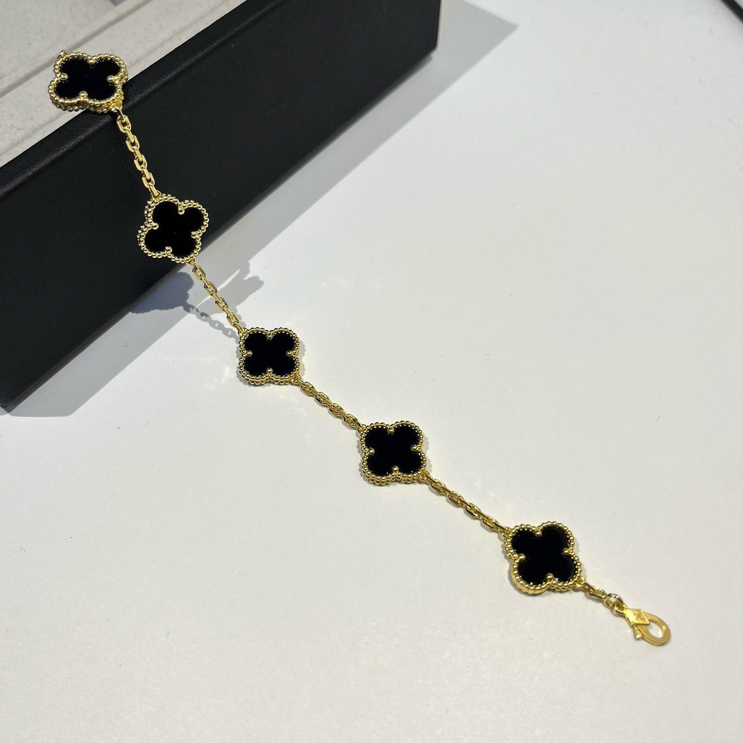 [Vintora] CLOVER 5 MOTIF ONYXS BRACELET COLLECTION