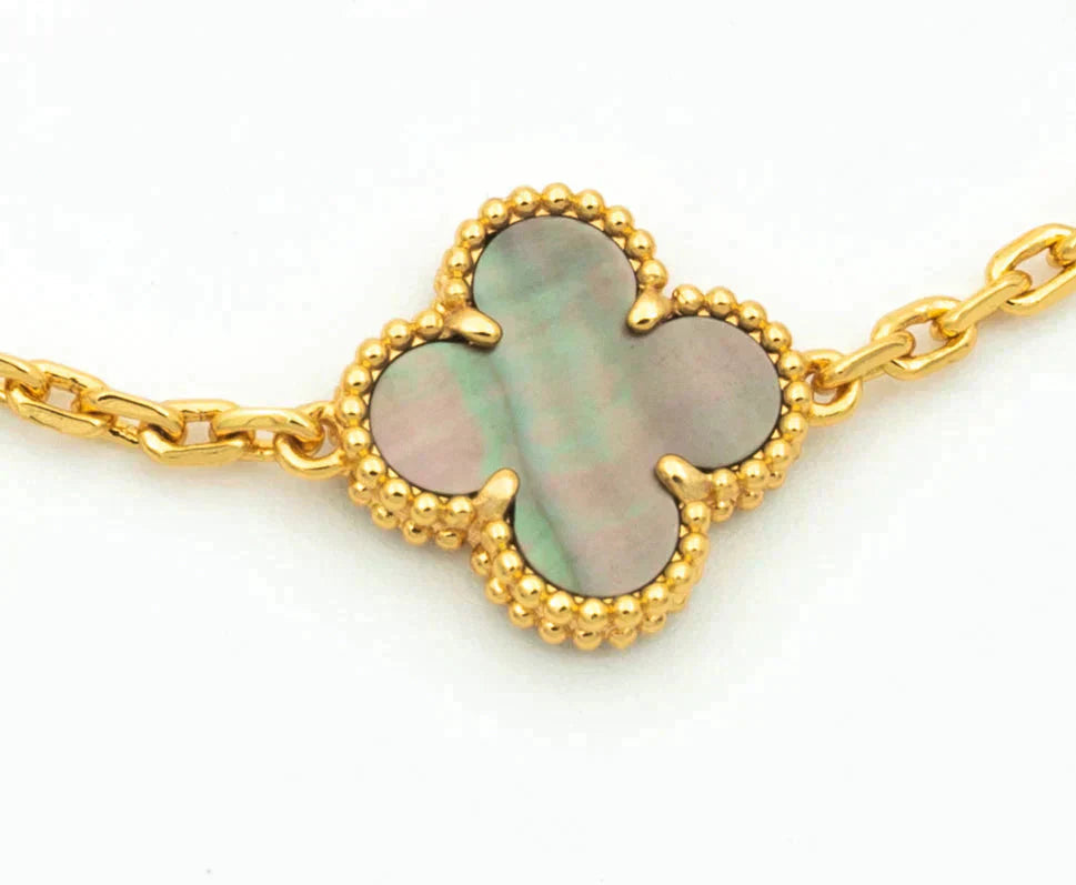 [Vintora] CLOVER 5 MOTIF GRAY MOP BRACELET COLLECTION