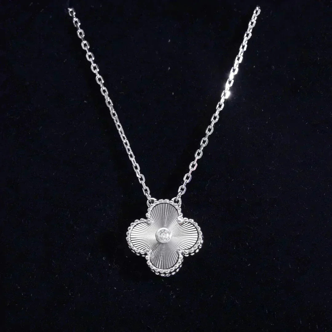 [Vintora]CLOVER  15MM DIAMOND LASER NECKLACE SILVER