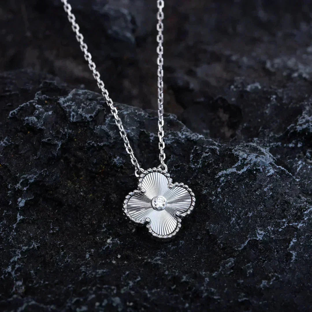 [Vintora]CLOVER  15MM DIAMOND LASER NECKLACE SILVER