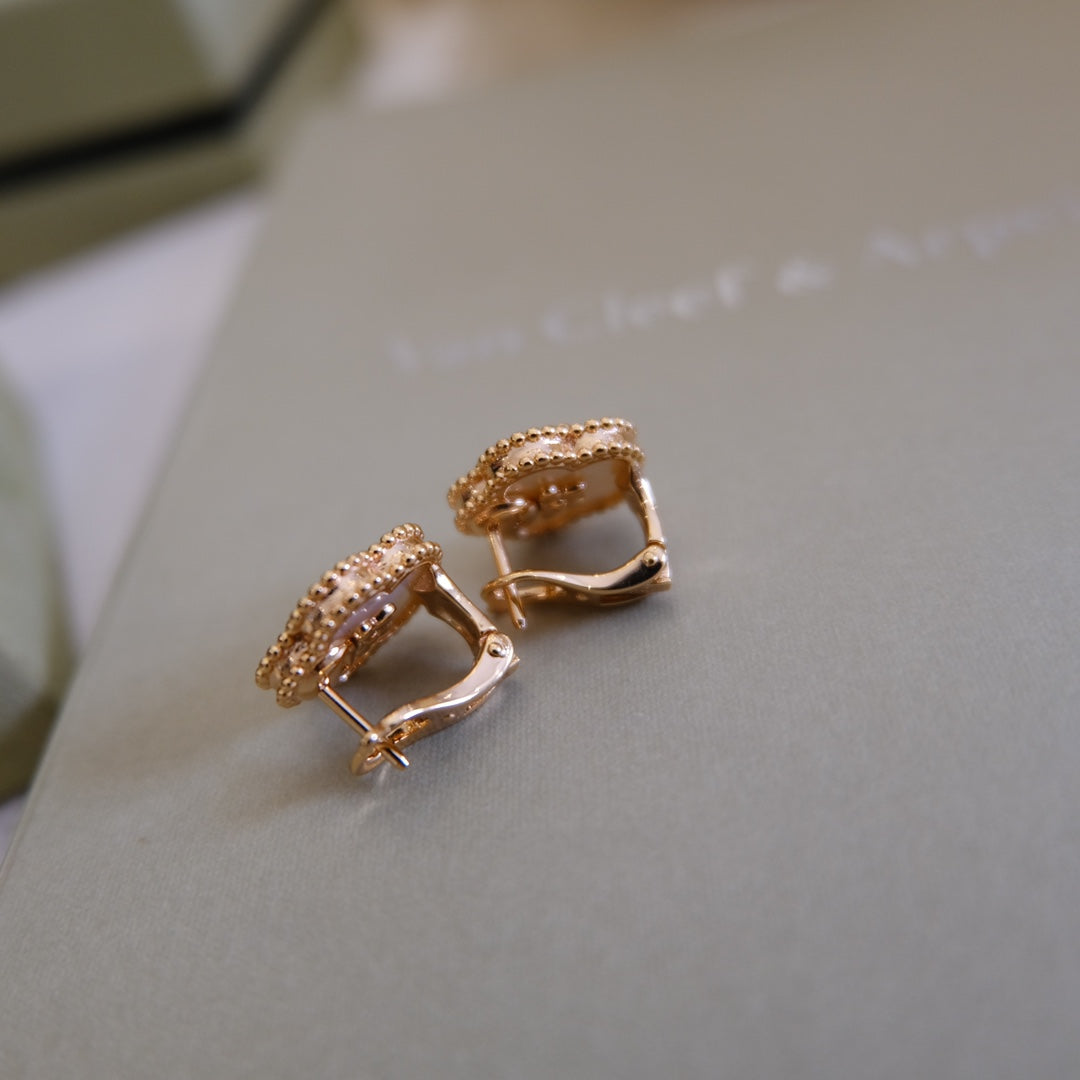 [Vintora]LUCKY PINK GOLD WHITE MOP EARRINGS