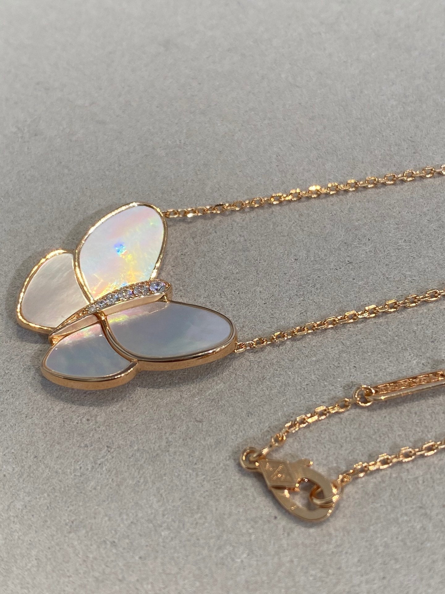 [Vintora]BUTTERFLY GOLD MOP DIAMOND NECKLACE