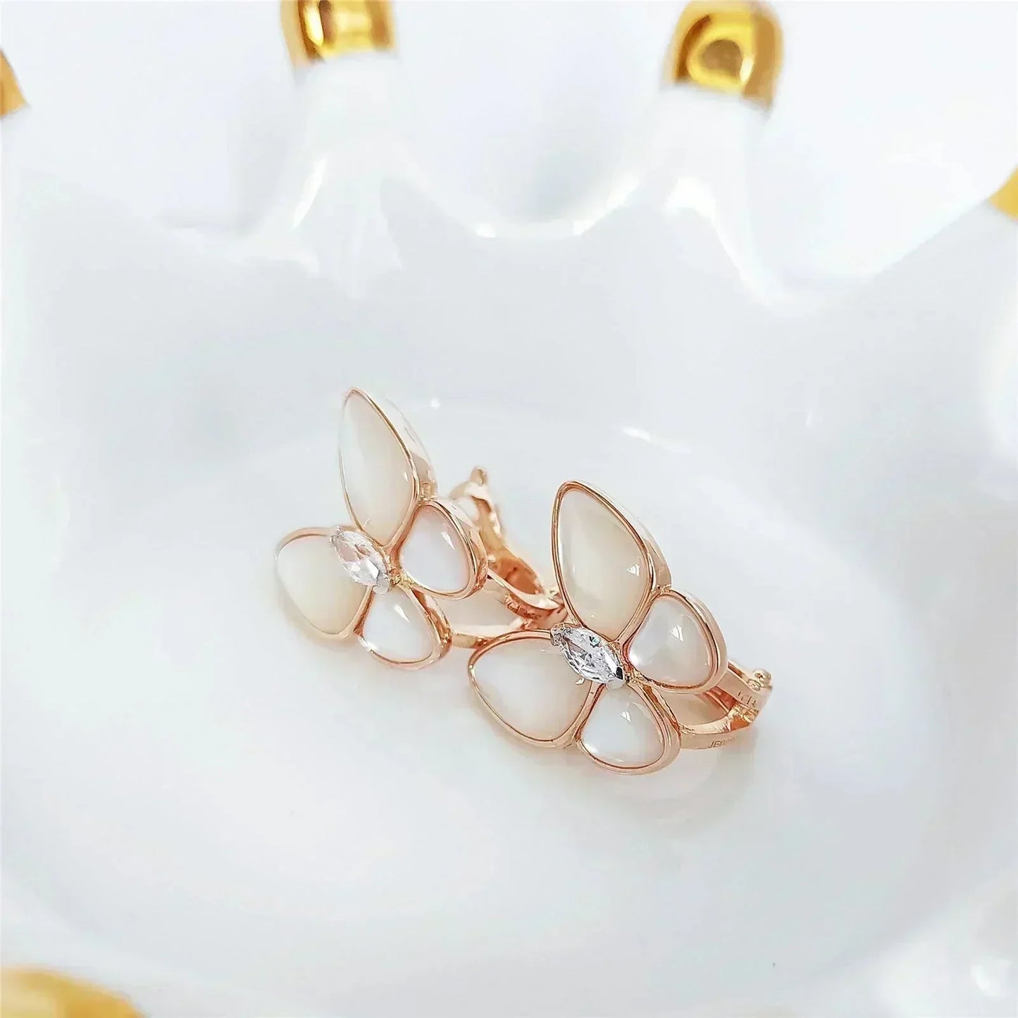 [Vintora]BUTTERFLY MOP DIAMOND EARRINGS