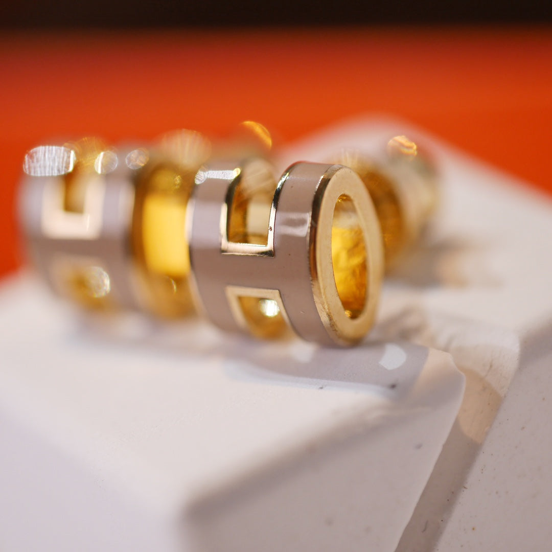[Vintora]MINI POP H GOLD EARRINGS GREY