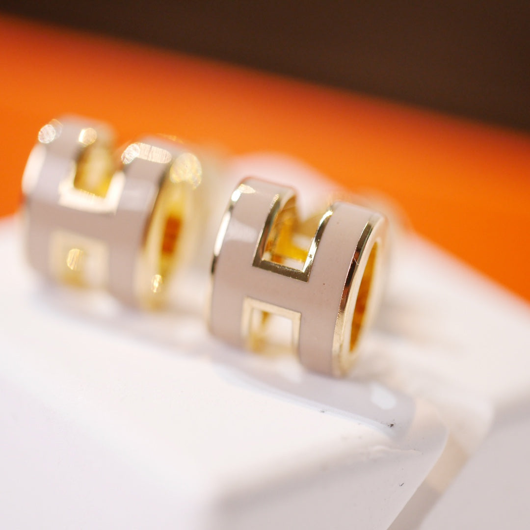 [Vintora]MINI POP H GOLD EARRINGS GREY
