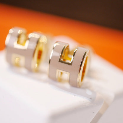 [Vintora]MINI POP H GOLD EARRINGS GREY