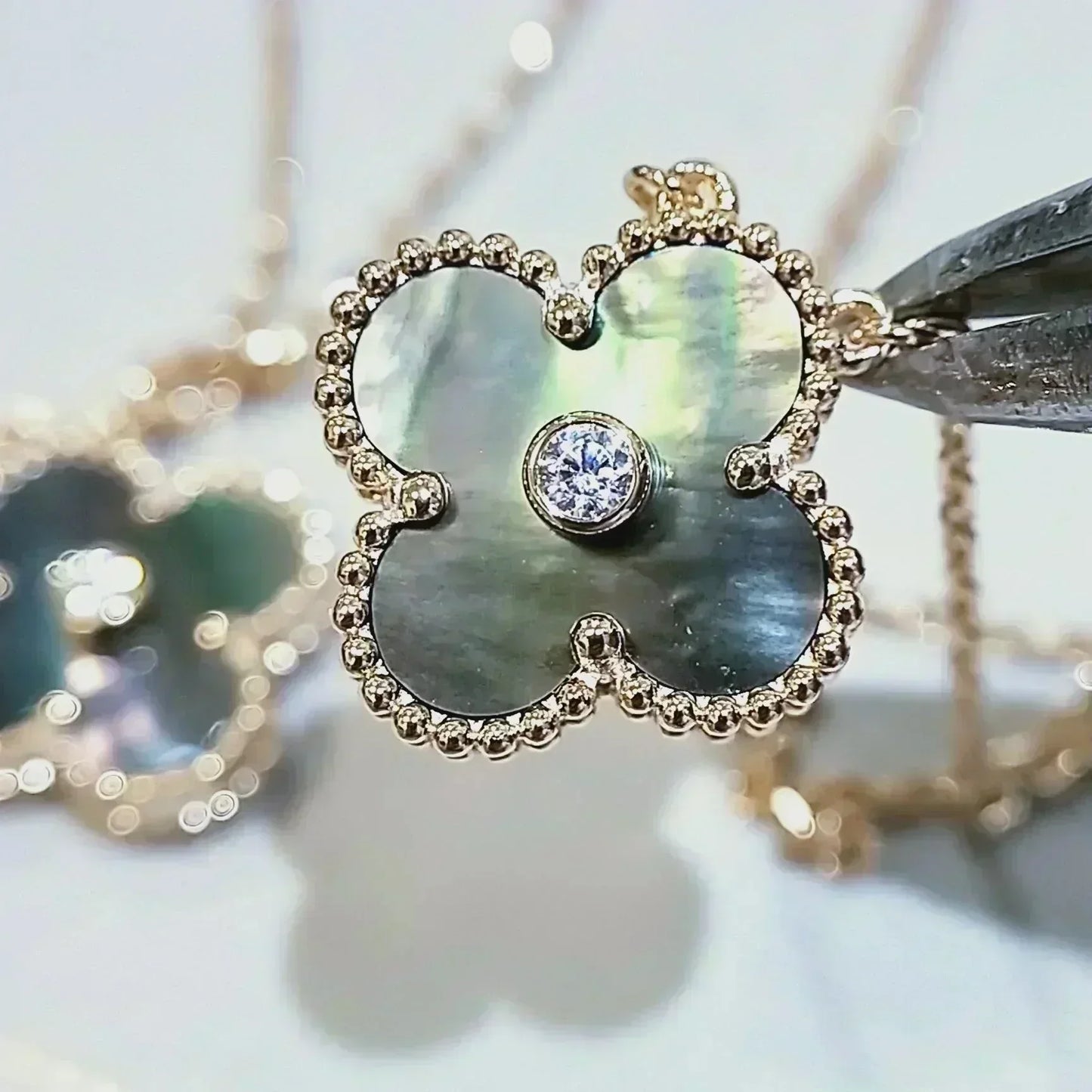 [Vintora]CLOVER 15MM DIAMOND AND MOTHER-OF-GREY NECKLACE
