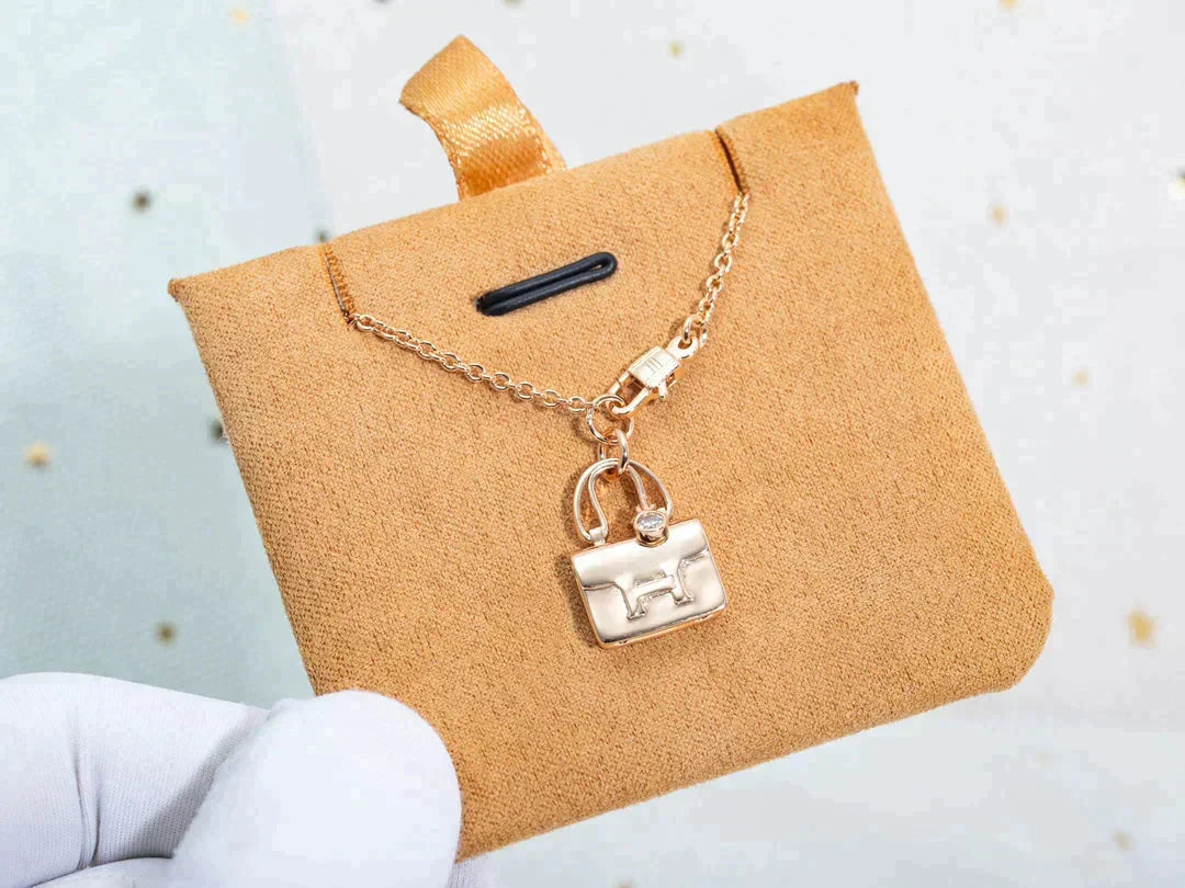 [Vintora]AMULETTE PEDANT Vintora GOLD NECKLACE