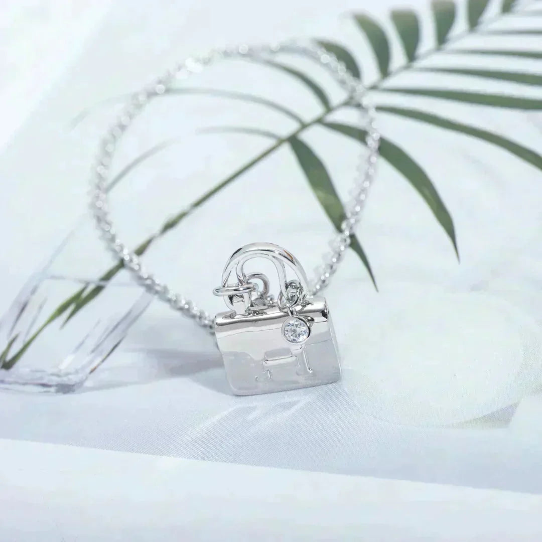[Vintora]AMULETTE PEDANT SILVER NECKLACE