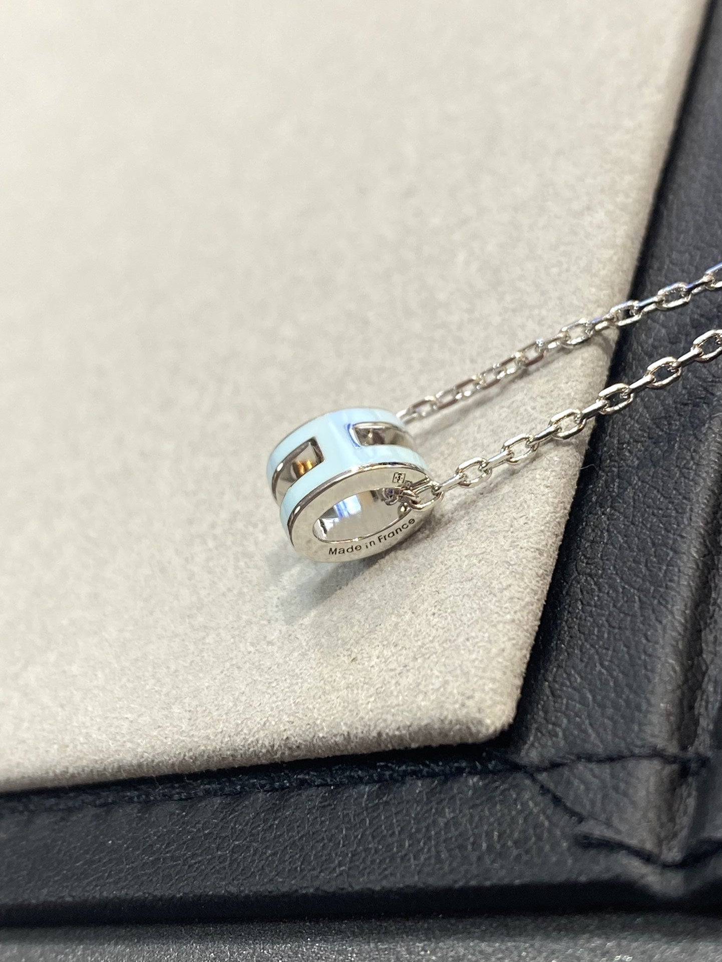 [Vintora]POP H LIGHT BLUE NECKLACE