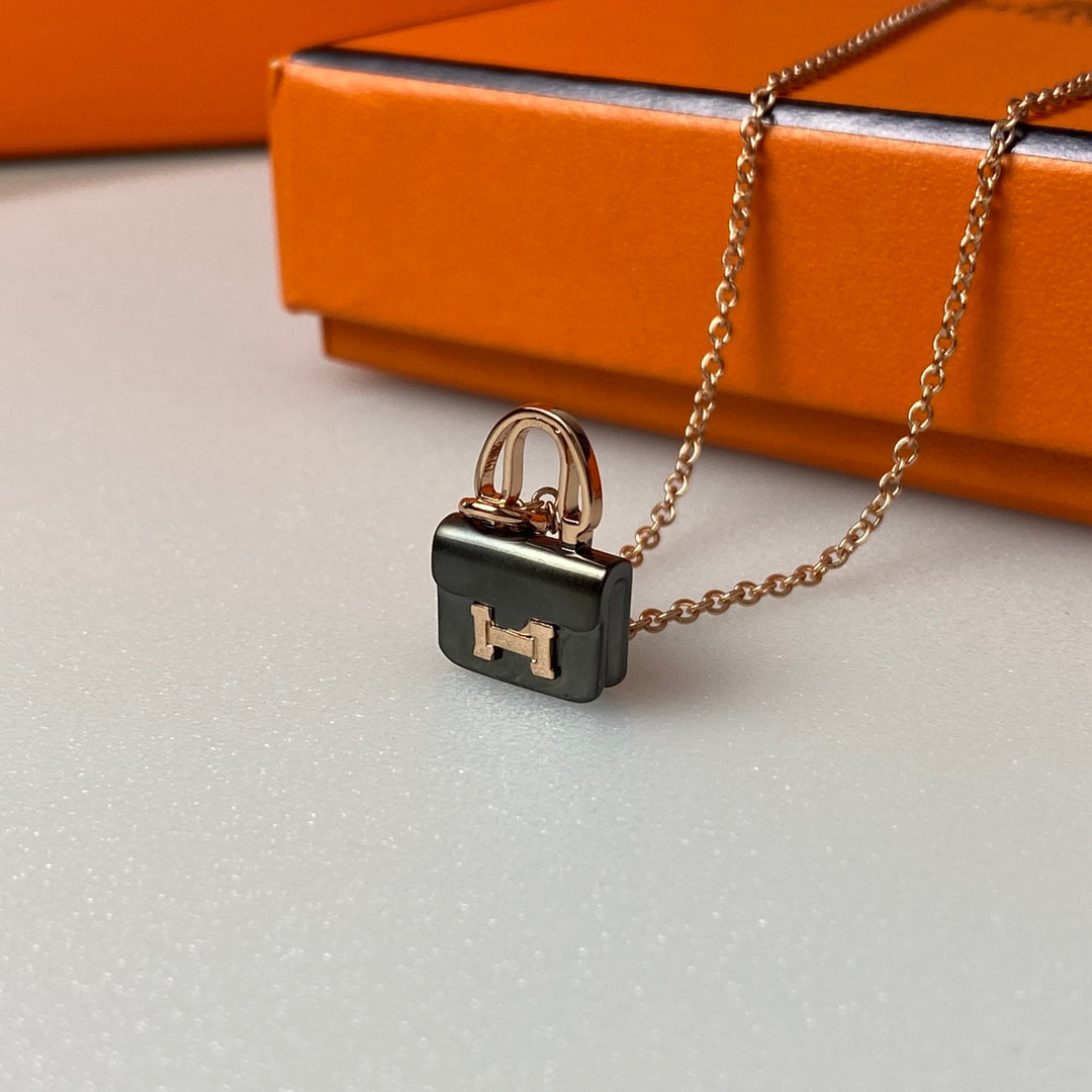 [Vintora]CONSTANCE BLACK PEDANT PINK GOLD NECKLACE