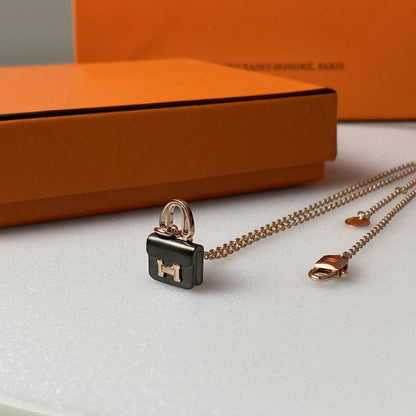 [Vintora]CONSTANCE BLACK PEDANT PINK GOLD NECKLACE