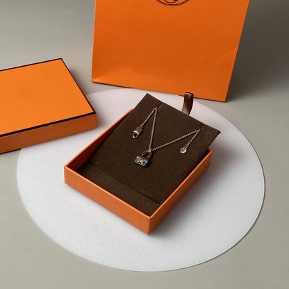 [Vintora]CONSTANCE BLACK PEDANT PINK GOLD NECKLACE