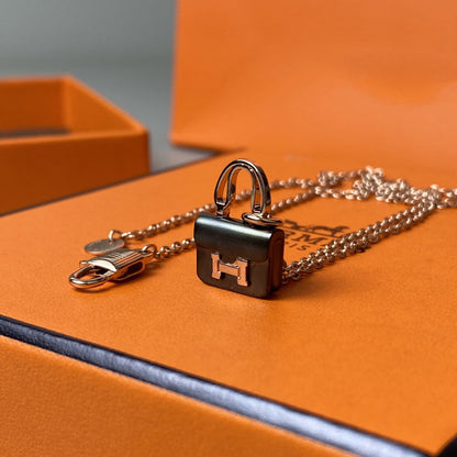 [Vintora]CONSTANCE BLACK PEDANT PINK GOLD NECKLACE