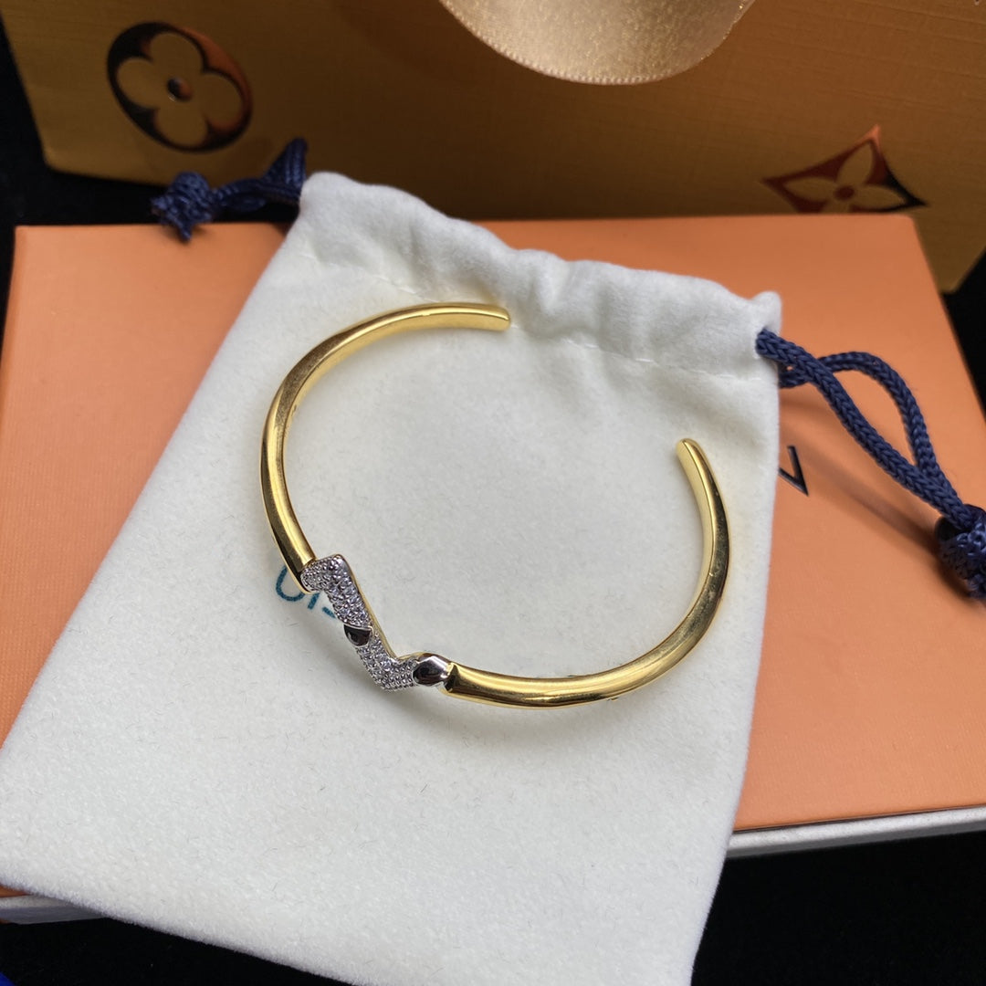 [Vintora]VOLTE UPSITE DOWN DIAMOND GOLD OPEN BRACELET