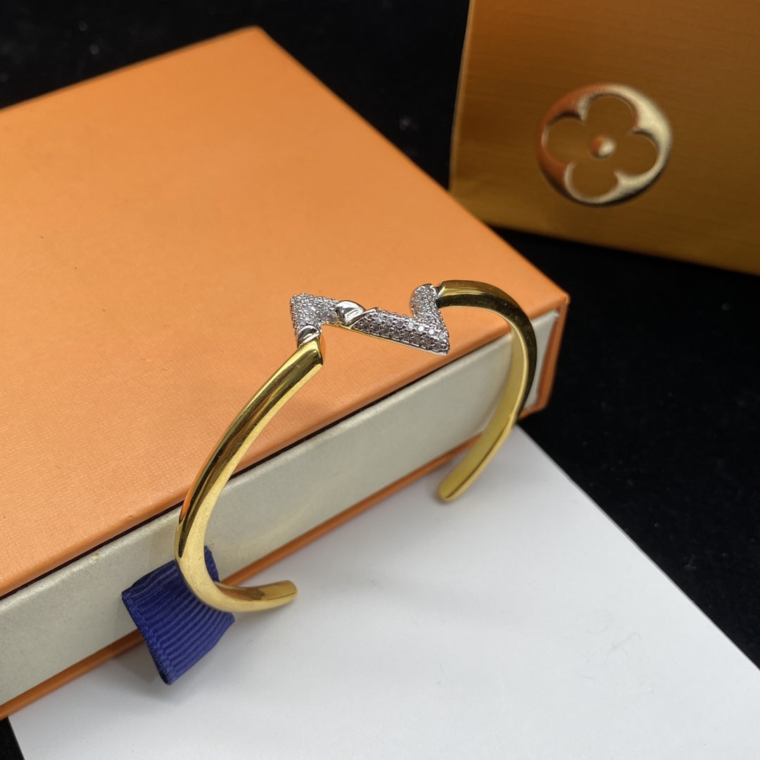 [Vintora]VOLTE UPSITE DOWN DIAMOND GOLD OPEN BRACELET