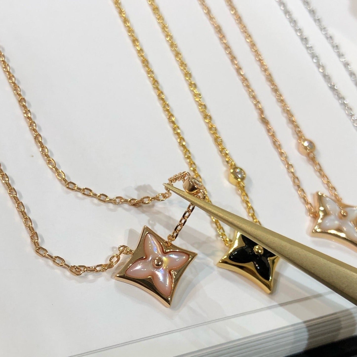 [Vintora]STAR BLACK MOP NECKLACE