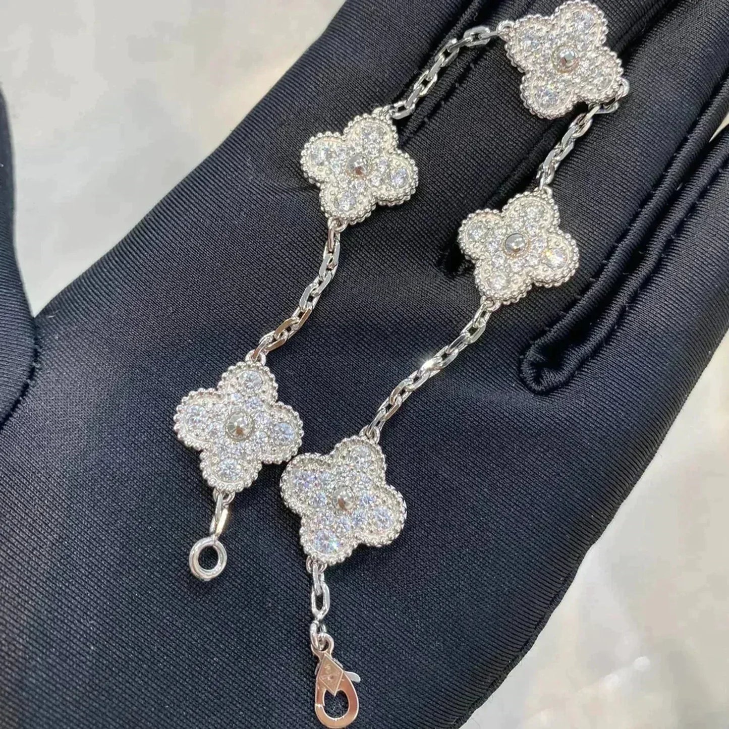 [Vintora] CLOVER 5 MOTIF FULL DIAMOND BRACELET COLLECTION