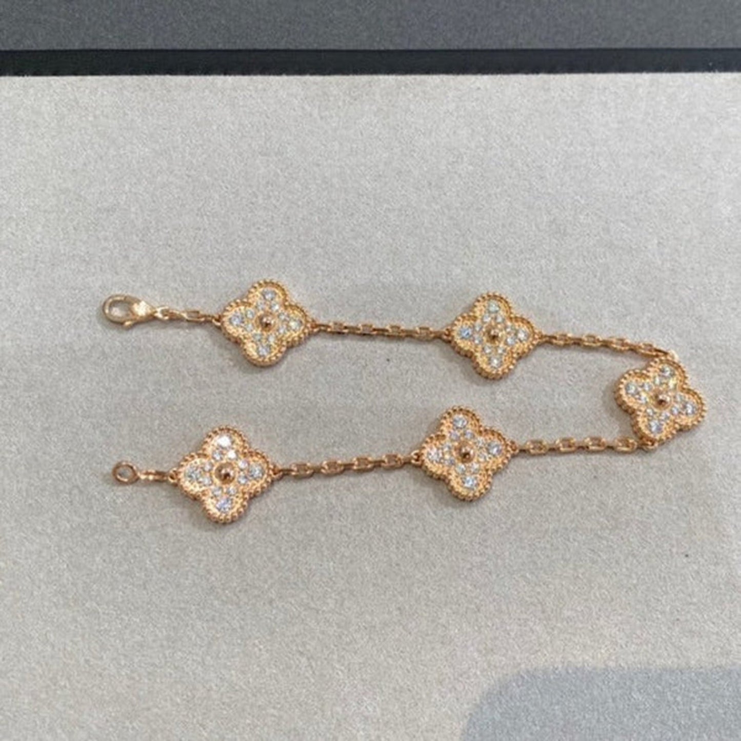 [Vintora] CLOVER 5 MOTIF FULL DIAMOND BRACELET COLLECTION