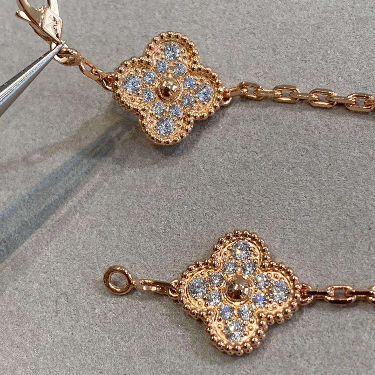 [Vintora] CLOVER 5 MOTIF FULL DIAMOND BRACELET COLLECTION