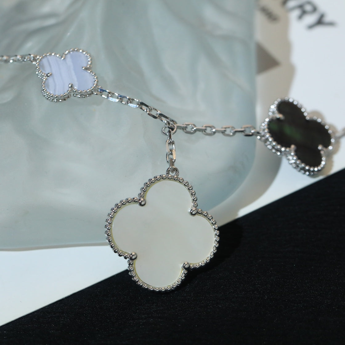 [Vintora]CLOVER BRACELET 5 MOTIFS MOP CHALCEDONY SILVER