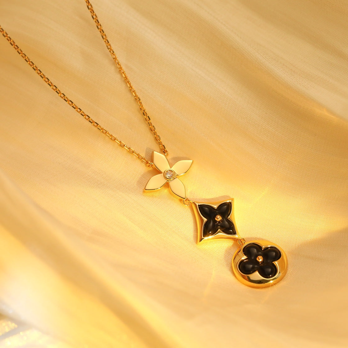 [Vintora]STAR AND SUN ONYX PINK GOLD NECKLACE