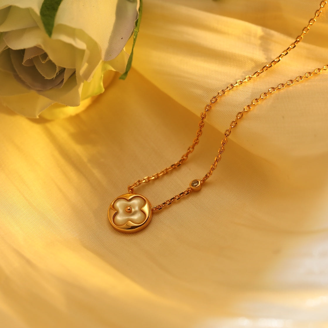 [Vintora]SUN PEDANT PINK GOLD 1 DIAMOND NECKLACE