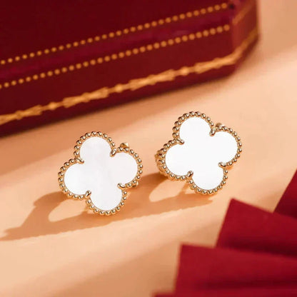 [Vintora]CLOVER MEDIUM 1 MOTIFS  WHITE MOP STUD EARRINGS