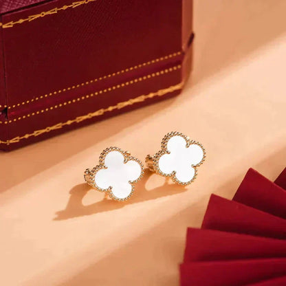 [Vintora]CLOVER MEDIUM 1 MOTIFS  WHITE MOP STUD EARRINGS