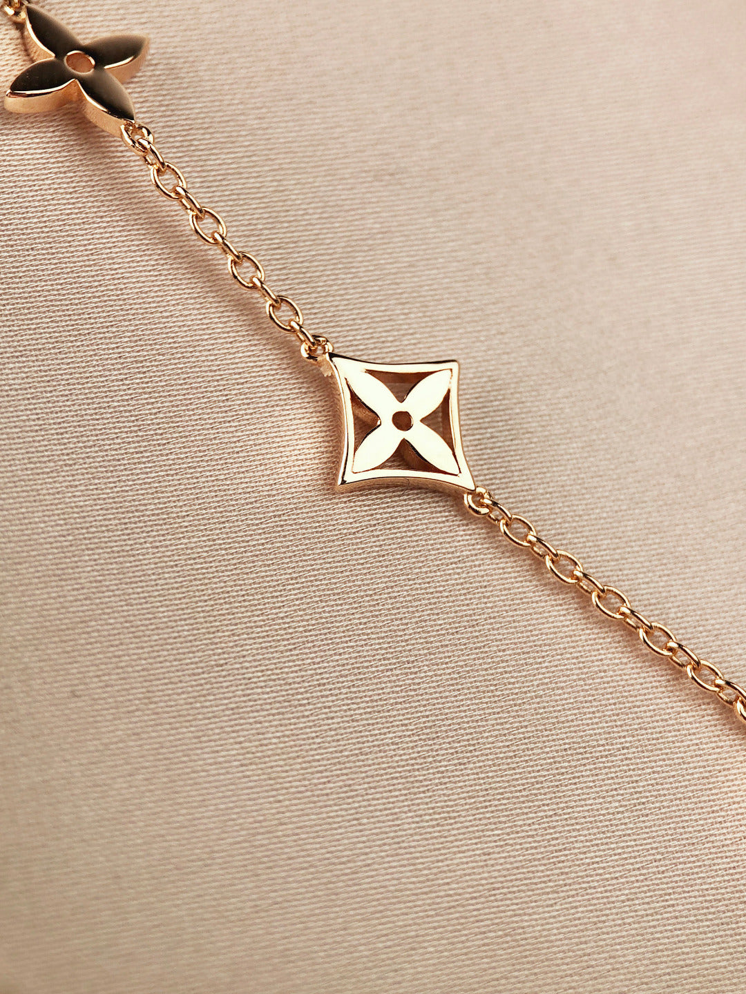 [Vintora]STAR AND SUN 7 MOTIFS GOLD BRACELET