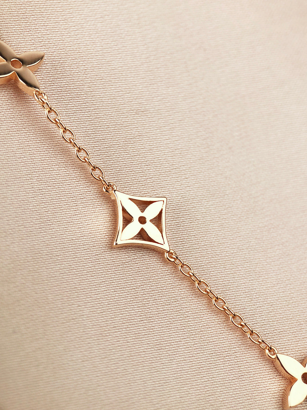 [Vintora]STAR AND SUN 7 MOTIFS GOLD BRACELET