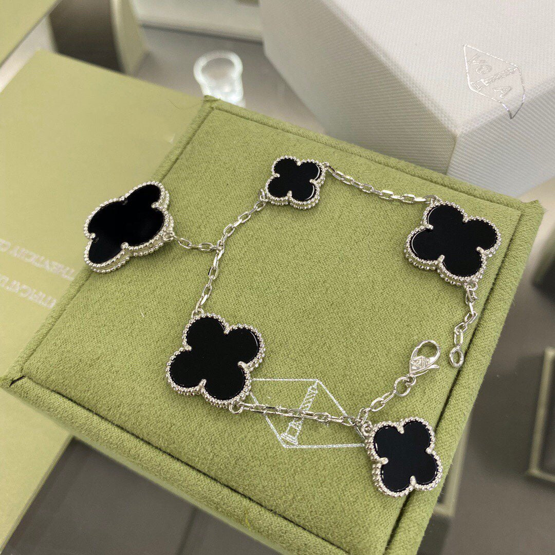 [Vintora]CLOVER 5 MOTIFS SIVLER ONYX BRACELET