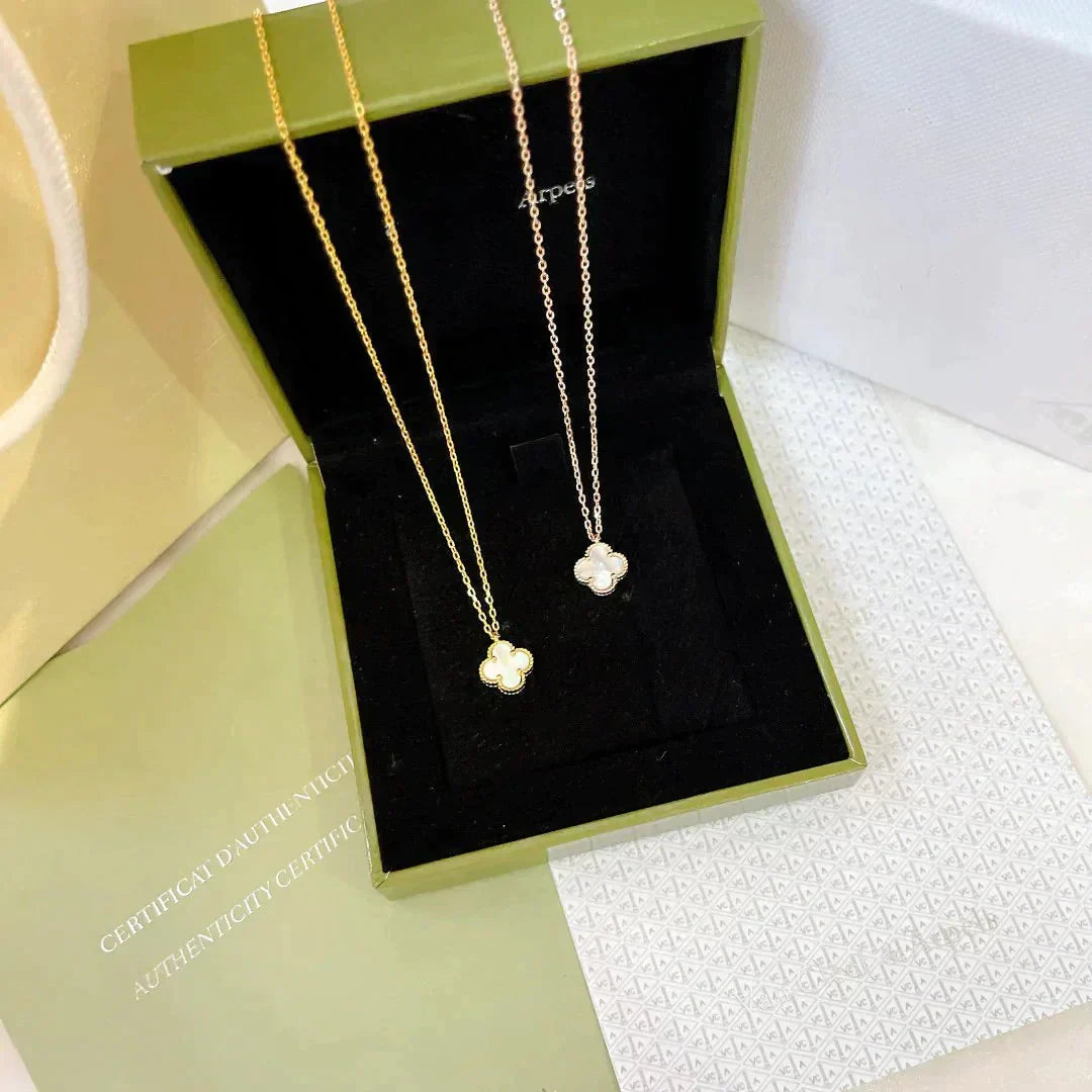[Vintora]CLOVER MINI 9.5MM WHITE MOTHER-OF-PEARL NECKLACE