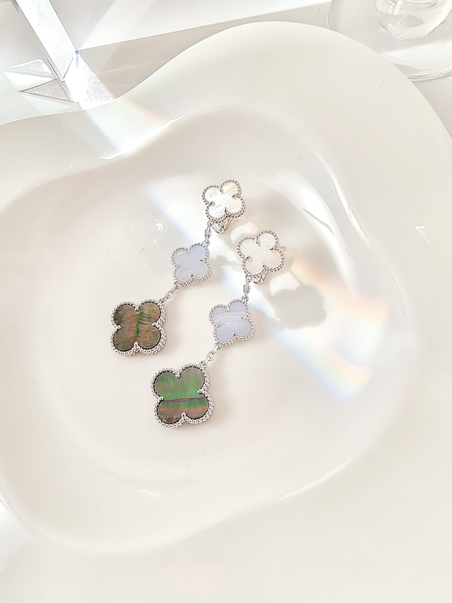 [Vintora]CLOVER 3 MOTIFS CHALCEDONY DARK MOP SILVER EARRINGS