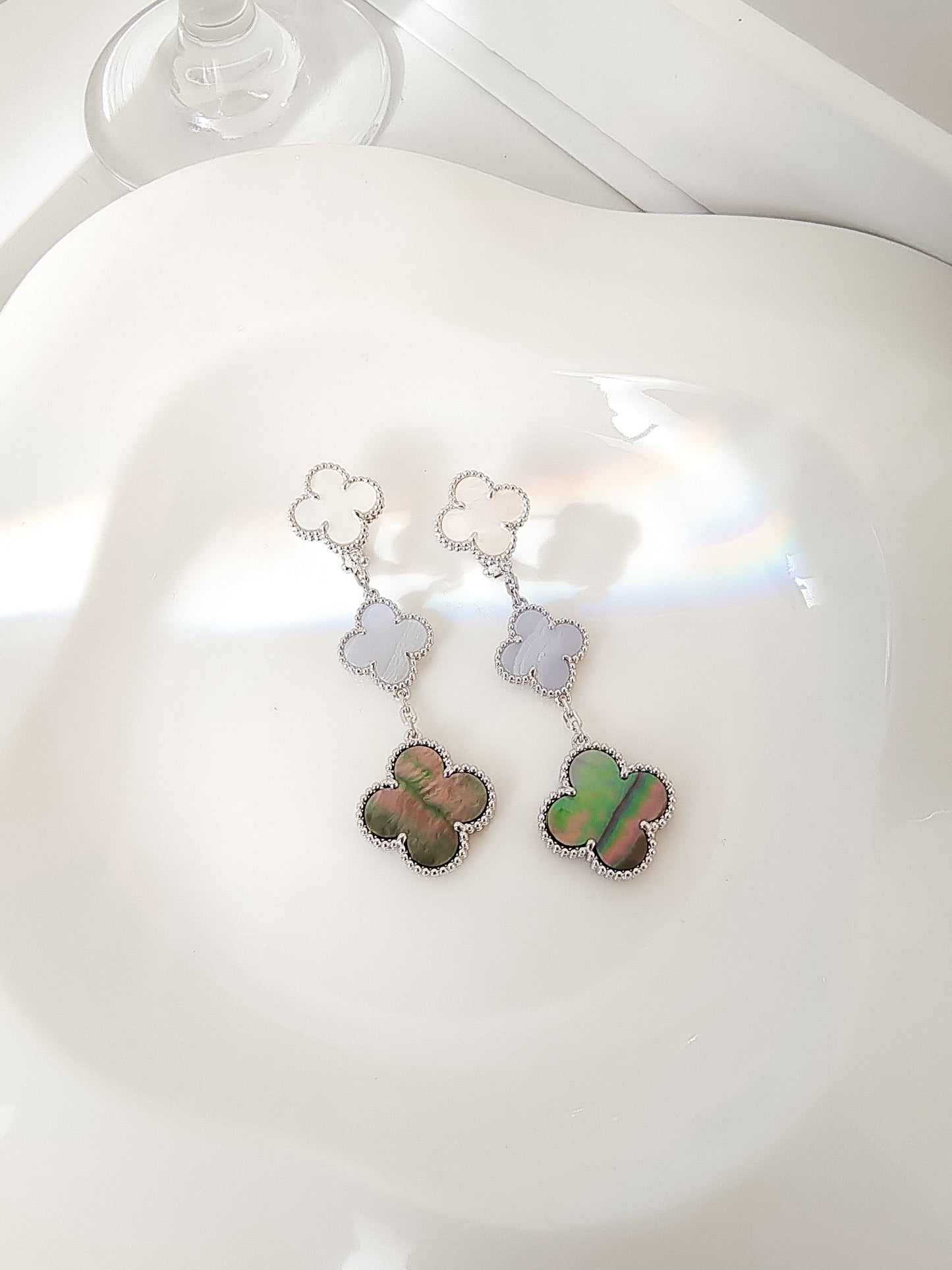 [Vintora]CLOVER 3 MOTIFS CHALCEDONY DARK MOP SILVER EARRINGS