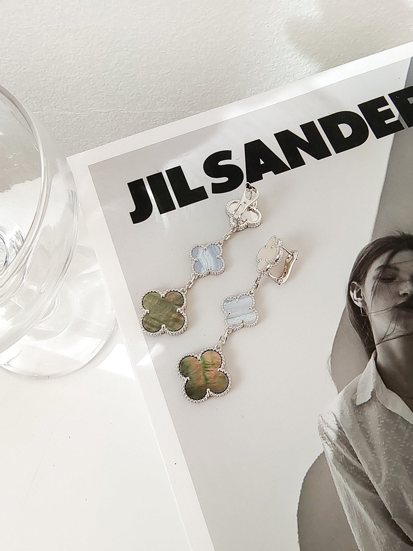 [Vintora]CLOVER 3 MOTIFS CHALCEDONY DARK MOP SILVER EARRINGS