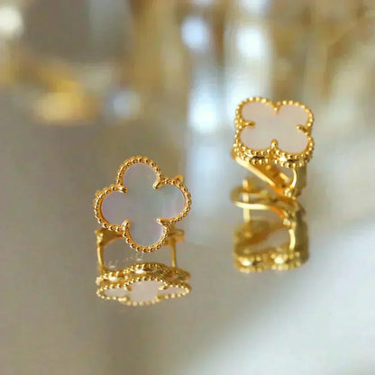 [Vintora]CLOVER MEDIUM 1 MOTIFS  WHITE MOP STUD EARRINGS