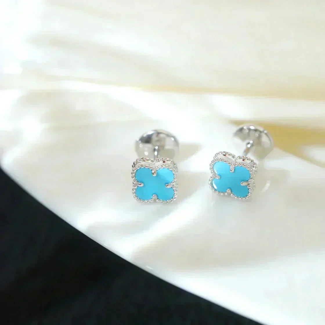 [Vintora]CLOVER MINI 9.5MM ONYX STUD EARRINGS SILVER