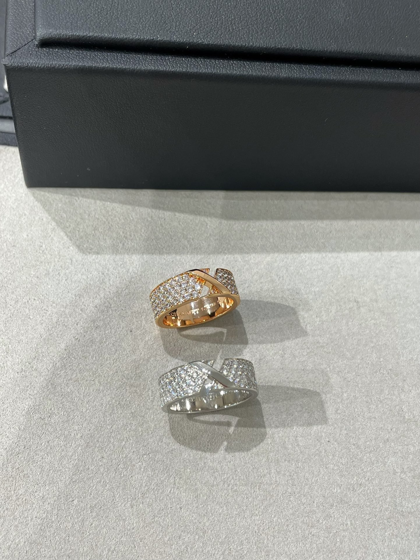 [Vintora]LIENS EVIDENCE  DIAMOND PAVED RING