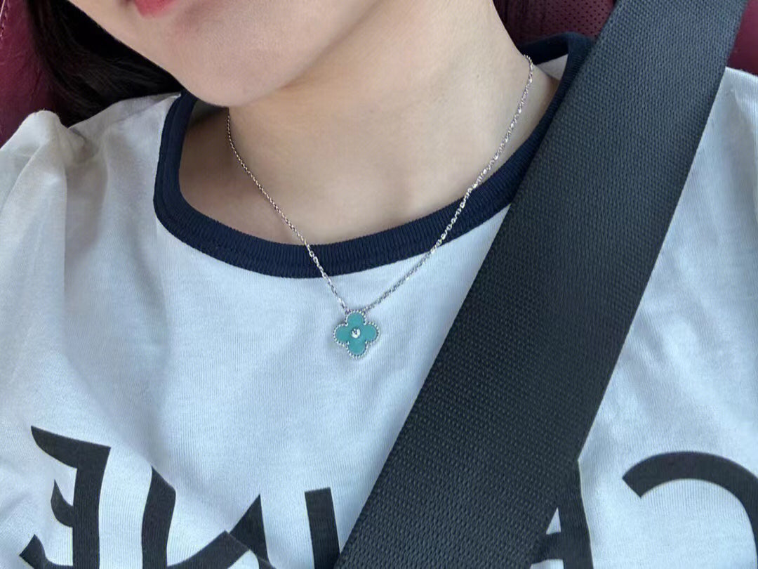 [Vintora]CLOVER 1 DIAMOND LIGHT BLUE SILVER NECKLACE