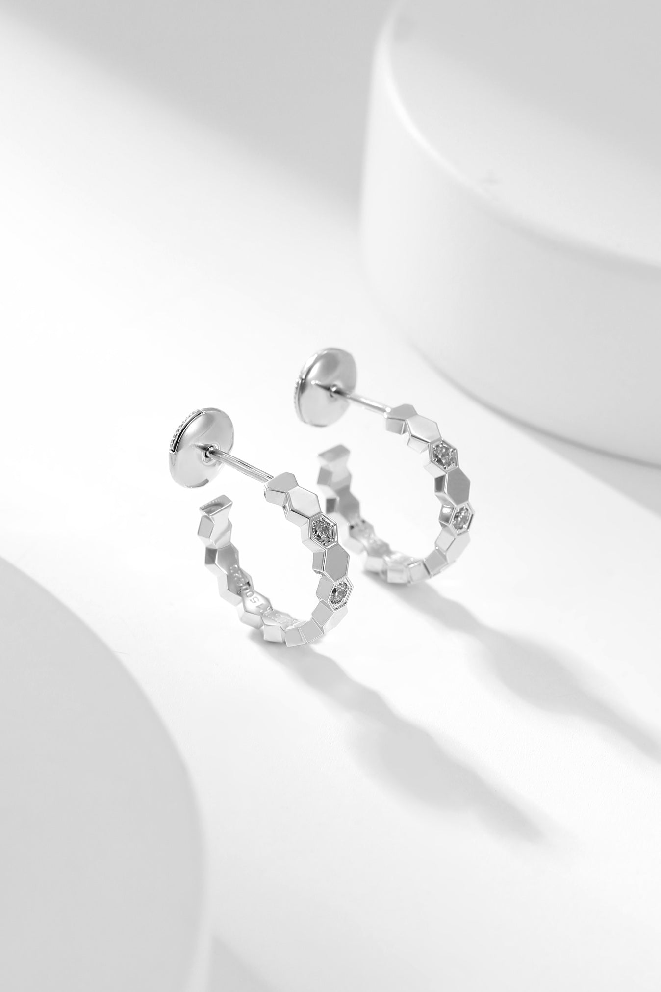 [Vintora]BEE LOVE DIAMOND HOOP EARRINGS