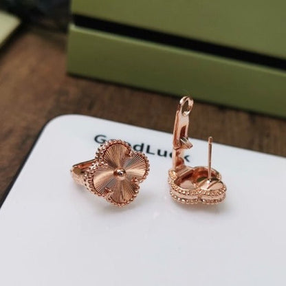 [Vintora]CLOVER MEDIUM STUD EARRINGS