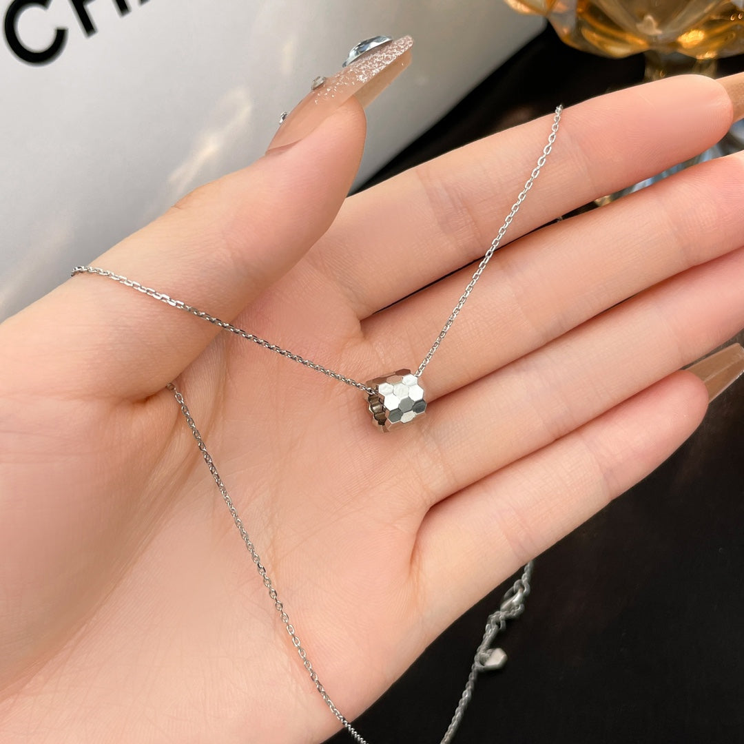 [Vintora]BEE MINI NECKLACE