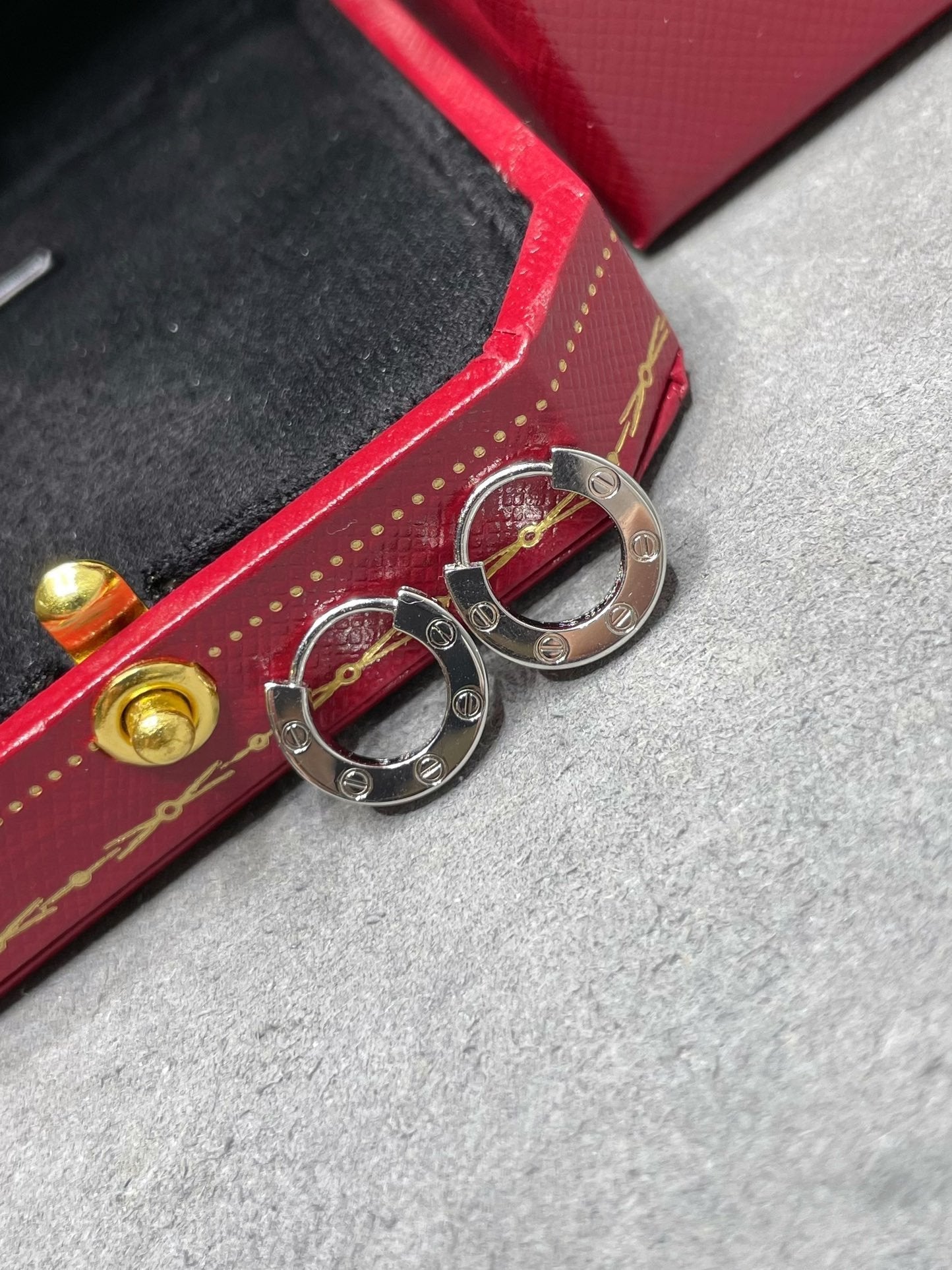 [Vintora]LOVE MINI EARRINGS