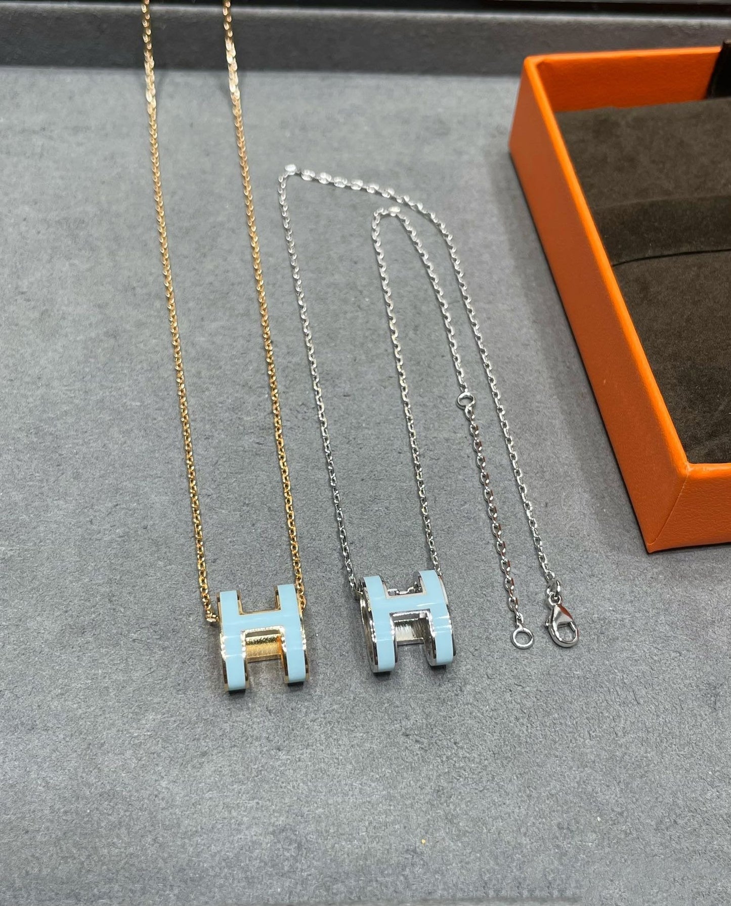 [Vintora]POP H SKY BLUE NECKLACE