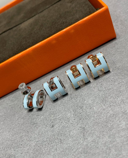 [Vintora]POP H SKY BLUE STUD EARRINGS
