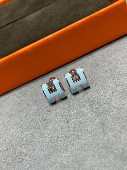 [Vintora]POP H SKY BLUE STUD EARRINGS