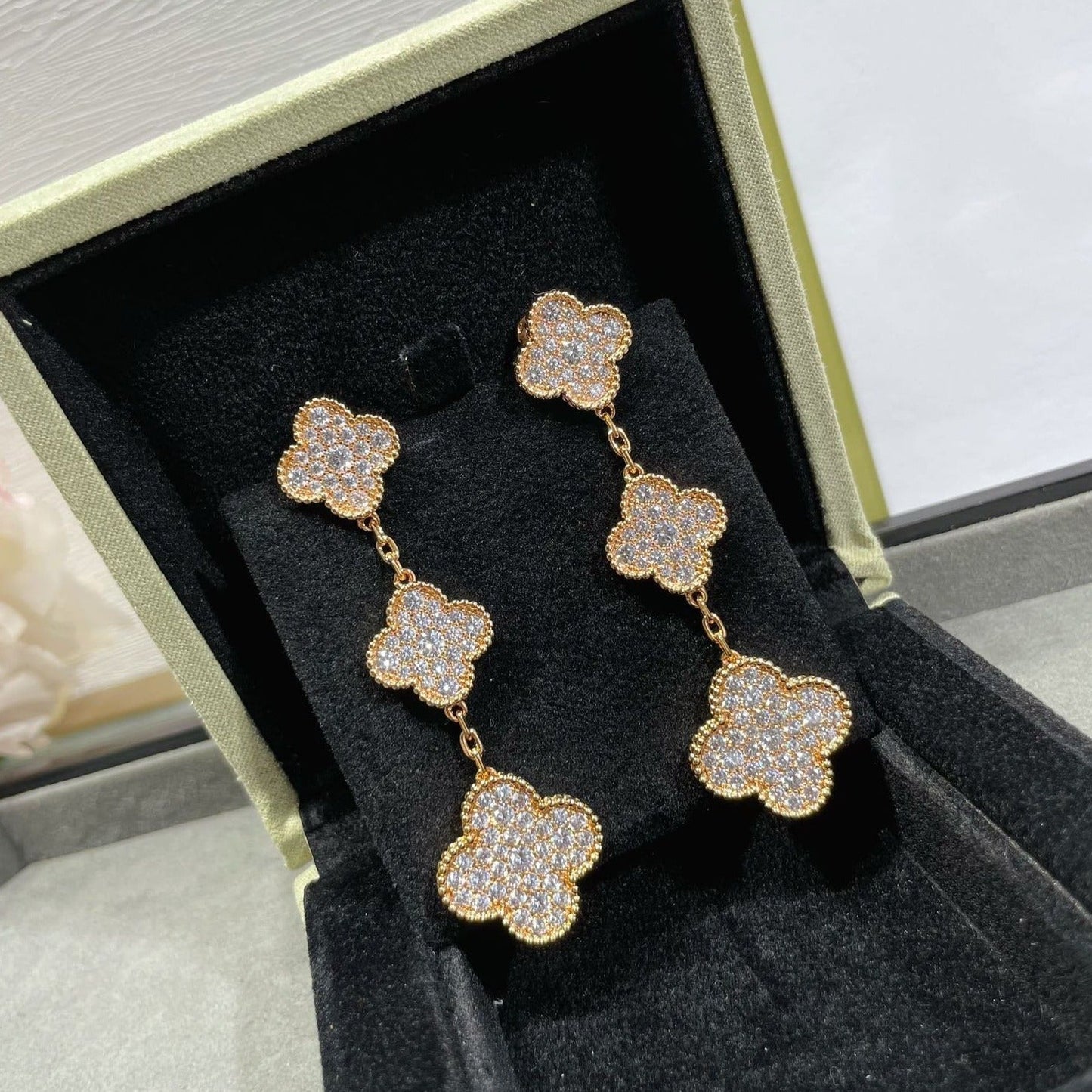 [Vintora]CLOVER 3 MOTIFS DIAMOND PAVED Vintora GOLD EARRINGS
